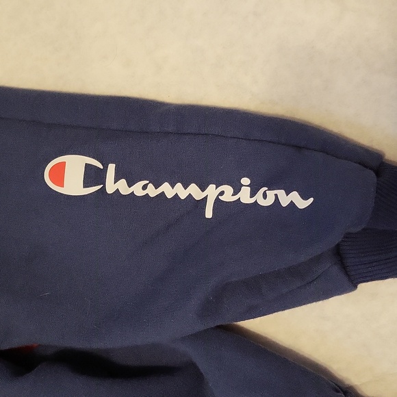 Champion tee shirt and joggers - Picture 5 of 5
